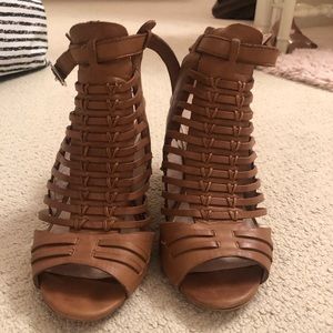 Vince Camuto strappy heel, 2 1/2 inch height